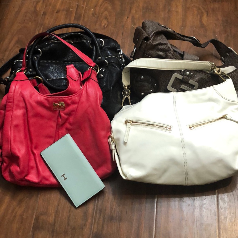 Bundle of purses